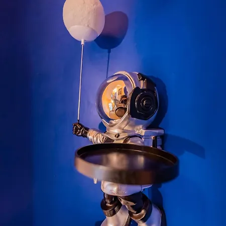 Luna Female بيت شباب