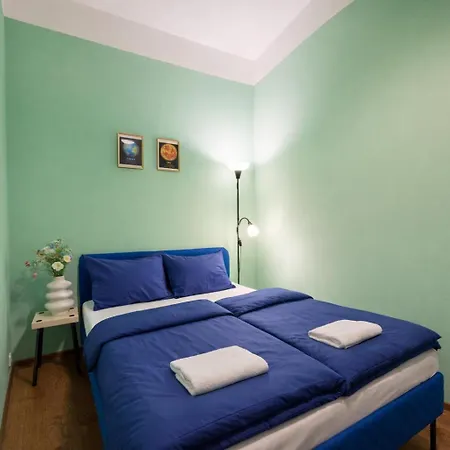 Luna Female Hostel